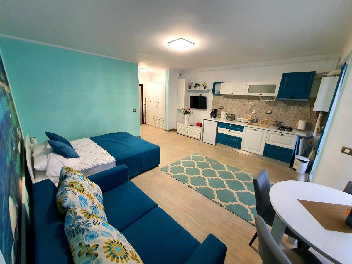 Alezzi Majestic Apartments 97 Неводарі Екстер'єр фото